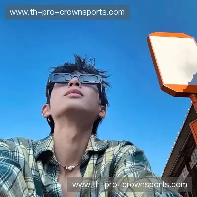 屈俪